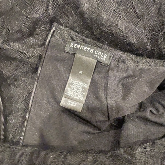 Kenneth Cole black lace mini skirt with hidden elastic waist side zip M - Picture 3 of 3